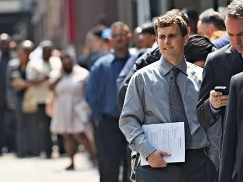Nghịch lý tại Mỹ, kinh tế ổn định nhưng thất nghiệp kéo dài