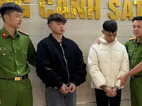 Bắt 2 nghi phạm 18 tuổi, cướp tiệm vàng đêm Giao thừa