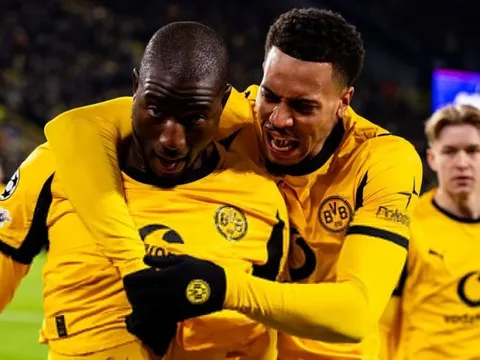 Dortmund đặt một chân vào vòng 16 đội Champions League