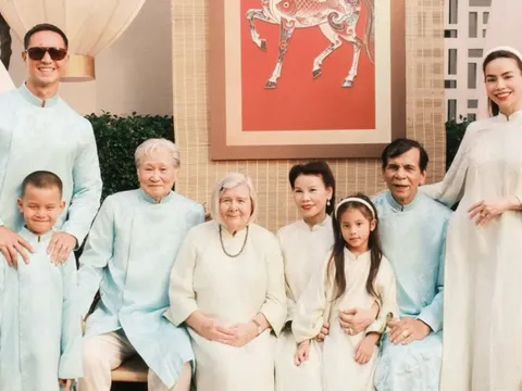 Bố mẹ chồng của Hồ Ngọc Hà về Việt Nam đón Tết cùng con cháu