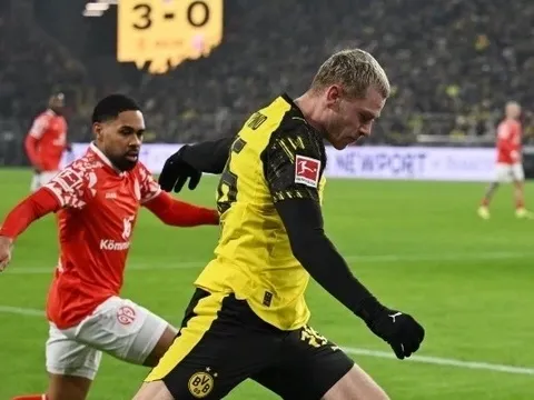 'Cỗ máy kiến tạo' của Dortmund lọt vào tầm ngắm MU