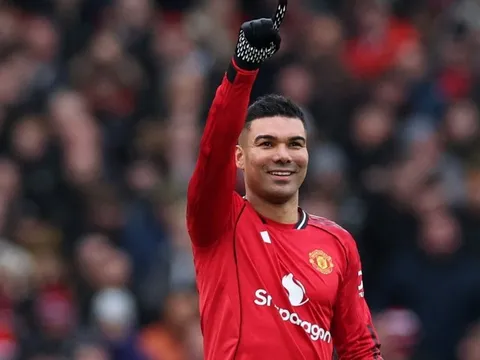 Casemiro đảo ngược tình thế ở MU