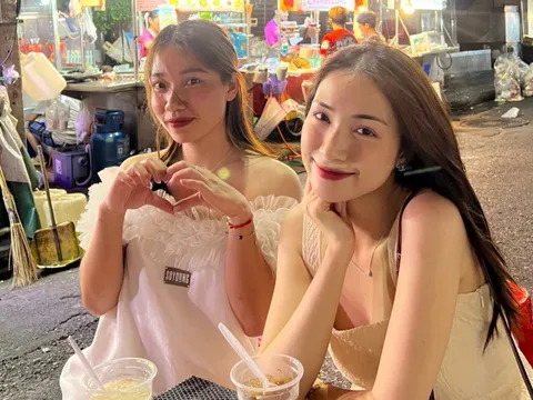 'Choáng' với số tiền Hòa Minzy lì xì cho trợ lý