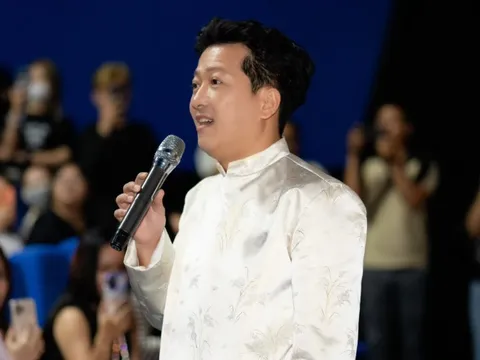 Trường Giang nhận lì xì 'khủng'