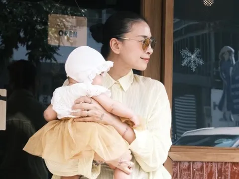 Ngô Thanh Vân lần đầu công khai ảnh cận mặt của con gái