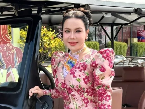 Tình trạng 'chạy show' của Việt Hương trong ngày mùng 5 Tết