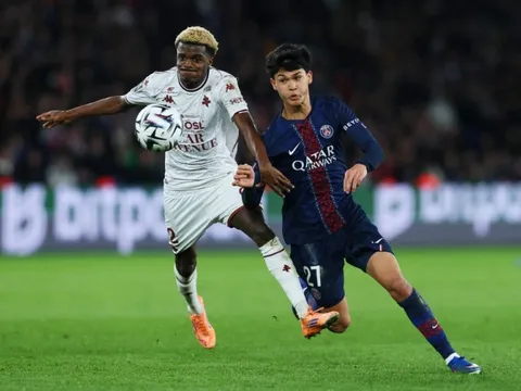 Tài năng gốc Philippines ra mắt, PSG lập tức đổi khác