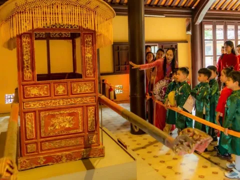 'Chuyển ngữ' di sản để trao truyền cho thế hệ trẻ