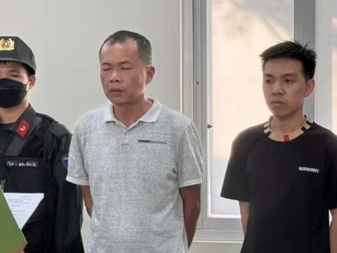 Bắt khẩn cấp 2 cha con chủ quán cơm cầm xẻng đuổi đánh du khách ở Vũng Tàu