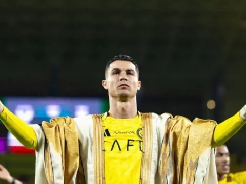 Hình ảnh uy quyền gây sốt của Ronaldo