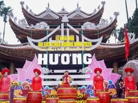 Tưng bừng khai hội chùa Hương năm 2026