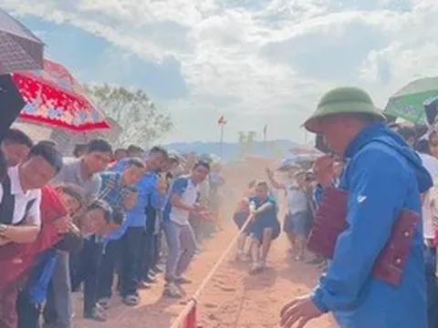 Rộn ràng sắc xuân tại Lễ hội Phìn Hồ 2026 ở Si Pa Phìn