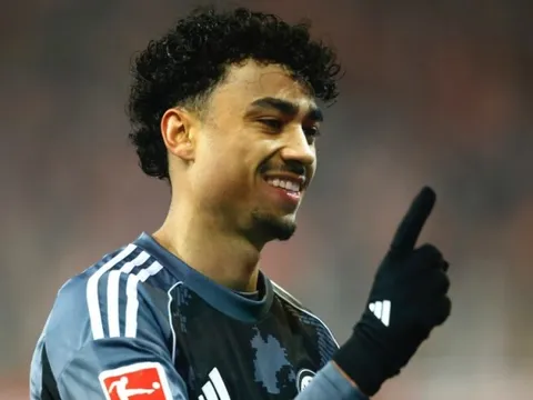 Arsenal theo sát hậu vệ 65 triệu euro tại Bundesliga