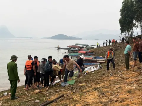 Tìm thấy toàn bộ nạn nhân thiệt mạng trong vụ lật tàu chở khách trên hồ Thác Bà