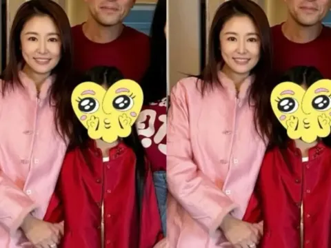 Lâm Tâm Như đưa con gái đi gặp bạn bè, vóc dáng cao ráo của ái nữ gây bất ngờ