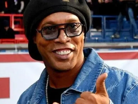 Ronaldinho thừa nhận không còn hứng thú xem trọn trận đấu