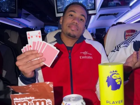 Gabriel đăng bài 'cà khịa' Richarlison