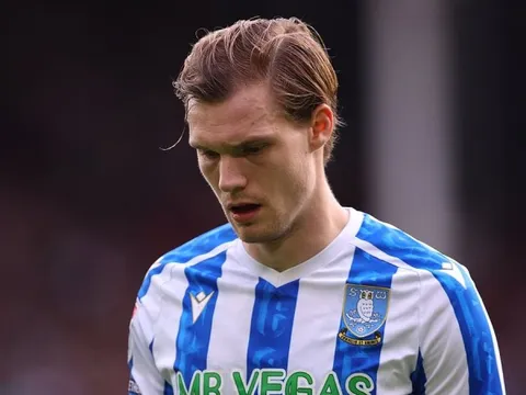 Đội bóng Championship đầu tiên rớt hạng