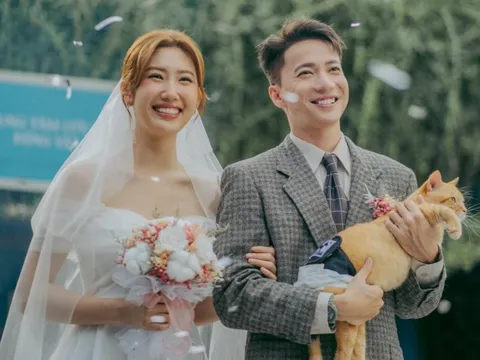 S.T Sơn Thạch gửi lời chúc Tết đến Thúy Ngân, nhắc luôn chuyện tình cảm của đối phương