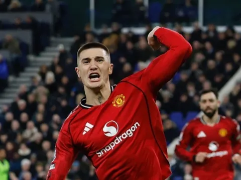 Phản ứng của Sesko khi liên tục dự bị