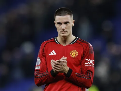 Carrick khiến Amorim bẽ mặt với Sesko