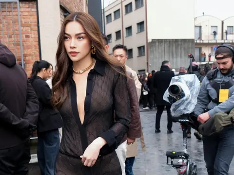 Clip phản ứng của khán giả nước ngoài khi gặp Hồ Ngọc Hà gây chú ý