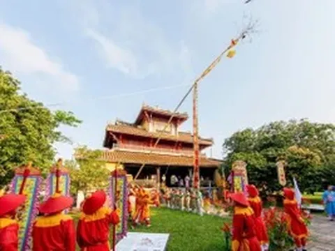 Huế làm lễ hạ tiêu, khai ấn chúc Xuân Bính Ngọ 2026