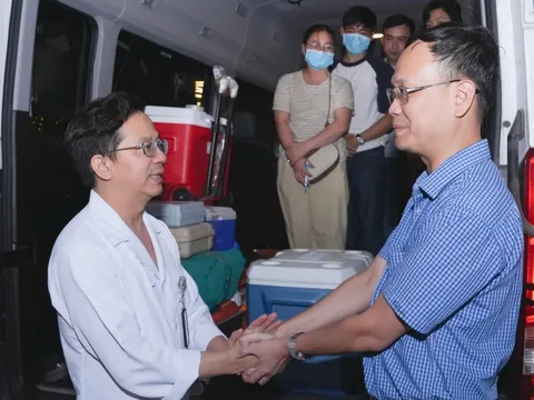 Trắng đêm ghép tạng, hồi sinh 8 cuộc đời từ tạng hiến của nam sinh 0