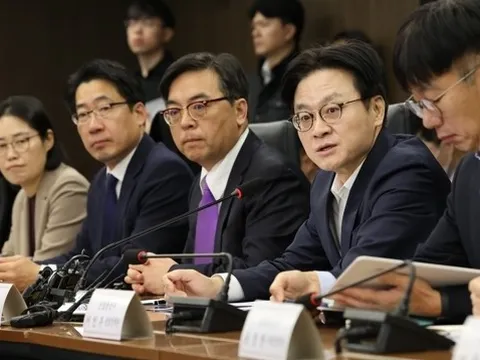 Thuế quan mới của Mỹ: Hàn Quốc tiếp tục đàm phán, Canada nói sẽ không bị ảnh hưởng, Trung Quốc lên tiếng phản đối