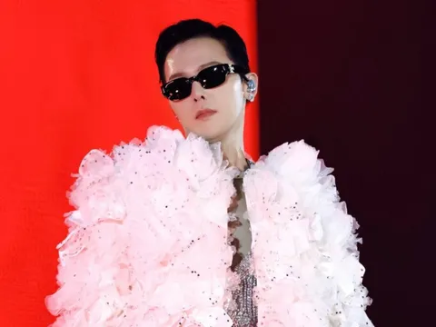 Bài phát biểu gây xúc động của G-Dragon trên cương vị giáo sư