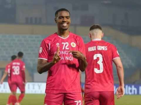 Đồng đội sửa sai cho Đình Bắc