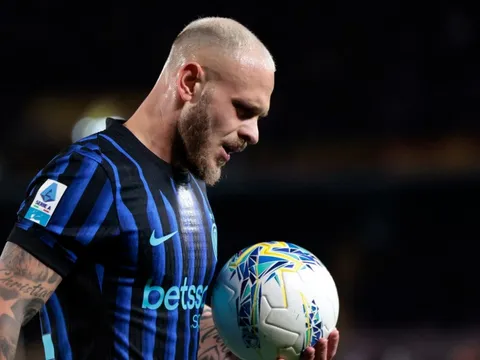 MU mua hụt hậu vệ Inter sau một cuộc gọi