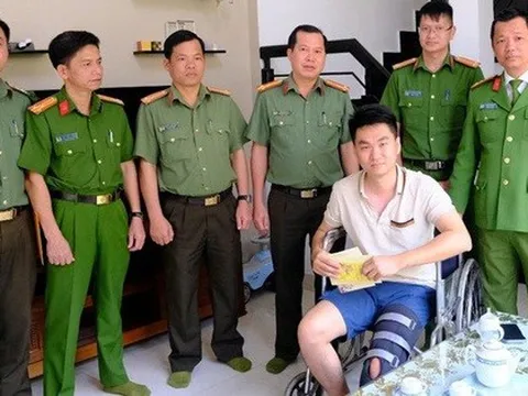 Tạm giữ hình sự đối tượng dùng xà beng tấn công Đại úy Công an bị gãy xương chân