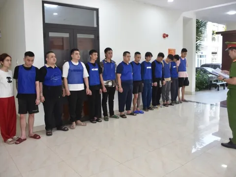 Triệt phá đường dây giả mạo nhân viên ngân hàng lừa đảo gần 100 tỷ đồng