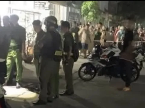 Nghi vợ ngoại tình, chồng phục kích trước phòng trọ, dùng dao tấn công "tình địch" thương tích nặng