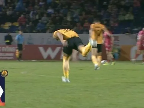 Thanh Hóa đưa thủ môn đá tiền đạo