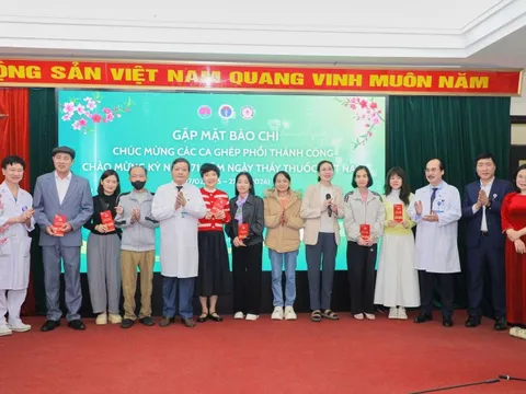 Cuộc hội ngộ đầy xúc động của 8 bệnh nhân được hồi sinh nhờ ghép phổi 0