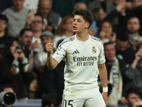 8 CLB qua vòng play-off Champions League