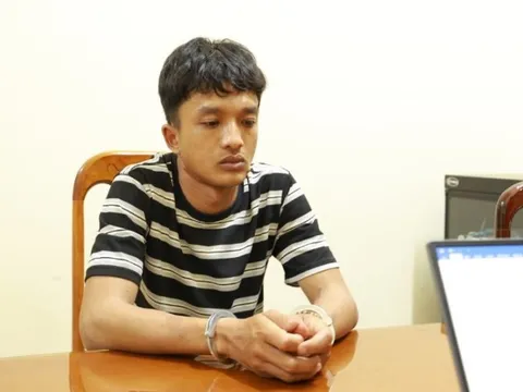 Bắt nam thanh niên khống chế cụ bà, cướp tiền và vàng