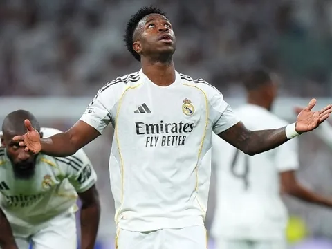 Vinicius lại tỏa sáng, Real hiên ngang vào vòng 1/8 Champions League