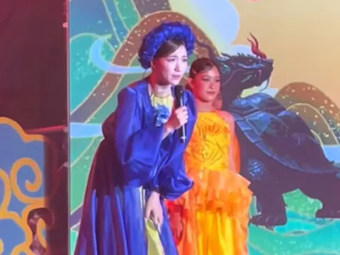 Hòa Minzy sợ bị 'phốt' trong show diễn đầu năm, phải hỏi đi hỏi lại khán giả một điều
