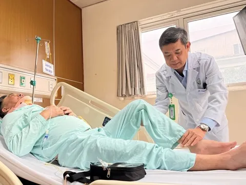 Từ Anh về Việt Nam mổ ống sống cổ 2