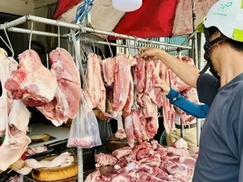 Giá heo hơi hôm nay 27/2: Miền Bắc và Trung tiếp tục giảm, miền Nam đi ngang