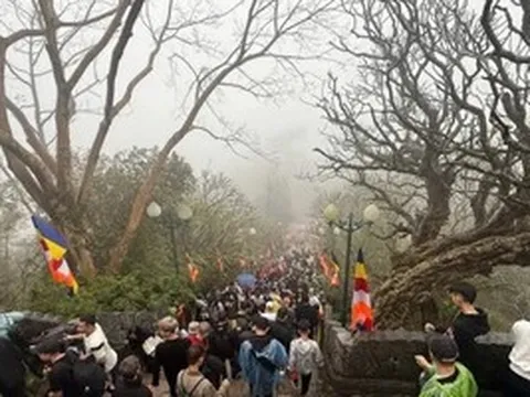 Giữ giá trị di sản trong mùa lễ hội