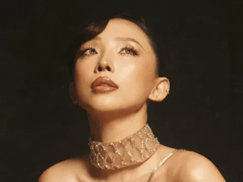 Tóc Tiên tung ảnh mặc váy xuyên thấu táo bạo