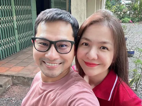 Vợ chồng Huỳnh Đông trở lại Canada sau nửa tháng về Việt Nam ăn Tết