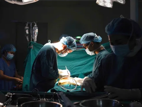 Cuộc gọi của bệnh nhân cũ đúng dịp 27/2 khiến ê kíp bác sĩ 'lặng đi vài giây' 0