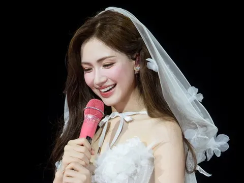 Khán giả phản ứng khi Hòa Minzy liên tục nói chuyện cưới xin