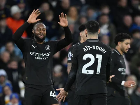 Man City chỉ còn kém Arsenal 2 điểm