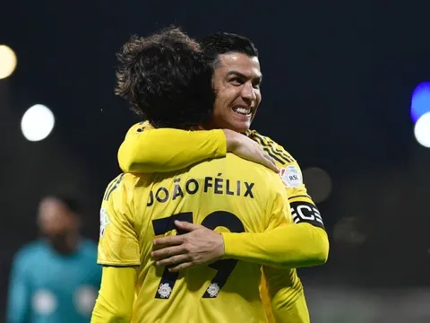 Không sút hỏng penalty, Ronaldo đã có 1.000 bàn